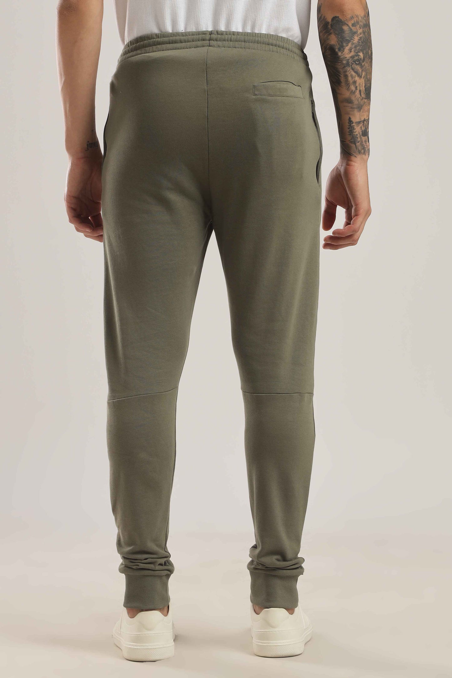 structured-travel-jogger-sarab-green