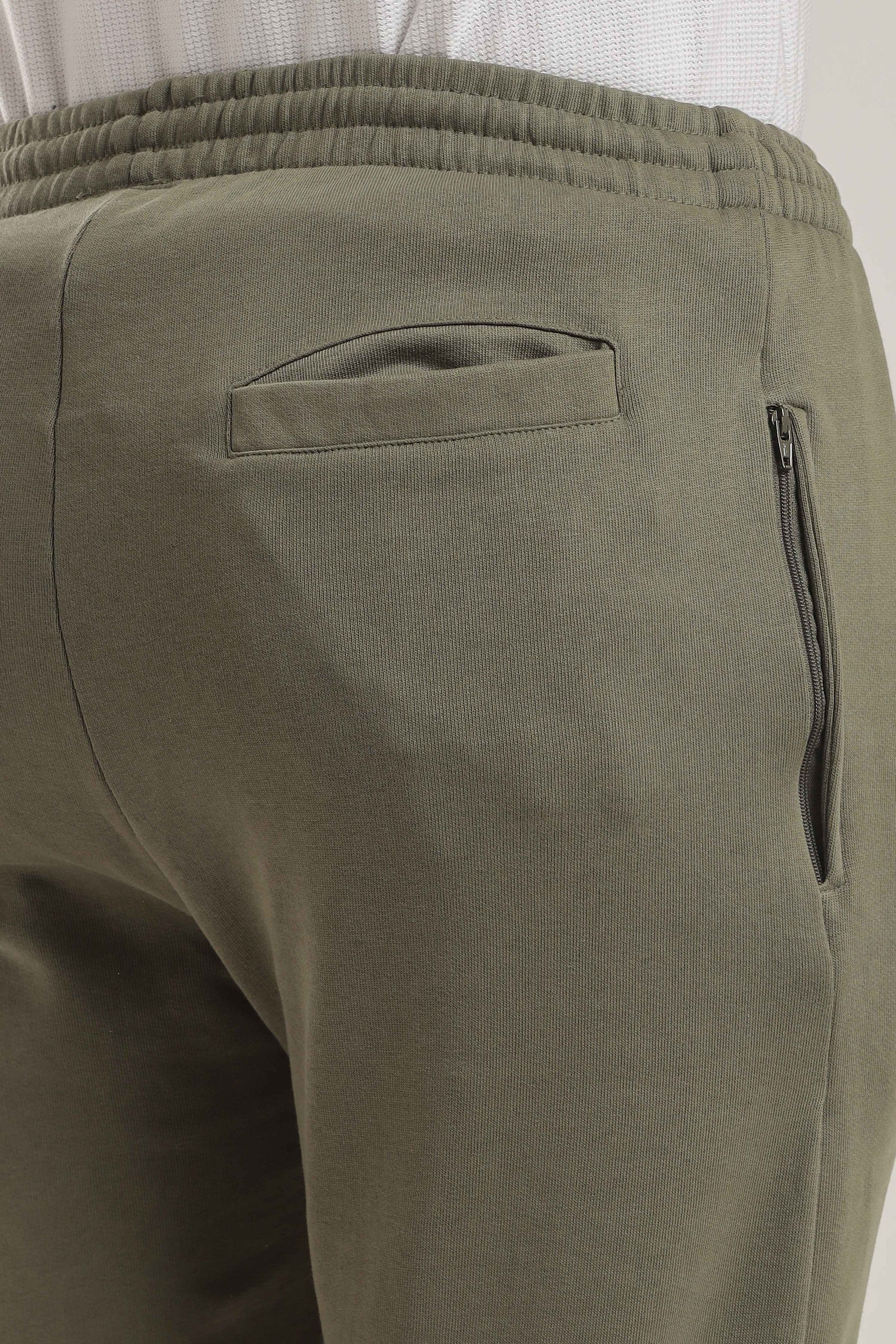 structured-travel-jogger-sarab-green