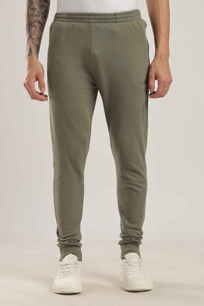 structured-travel-jogger-sarab-green