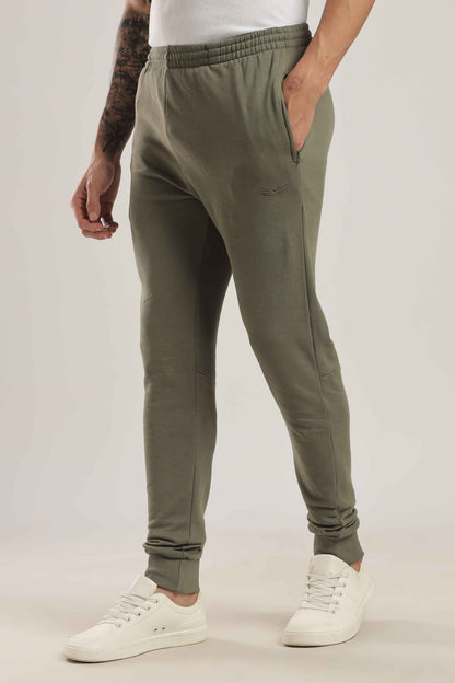 structured-travel-jogger-sarab-green