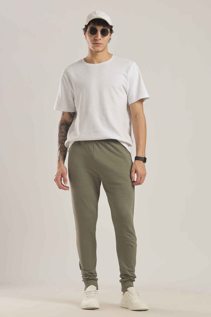 structured-travel-jogger-sarab-green