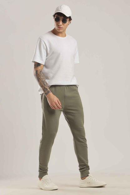structured-travel-jogger-sarab-green