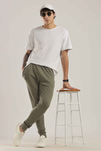 structured-travel-jogger-sarab-green