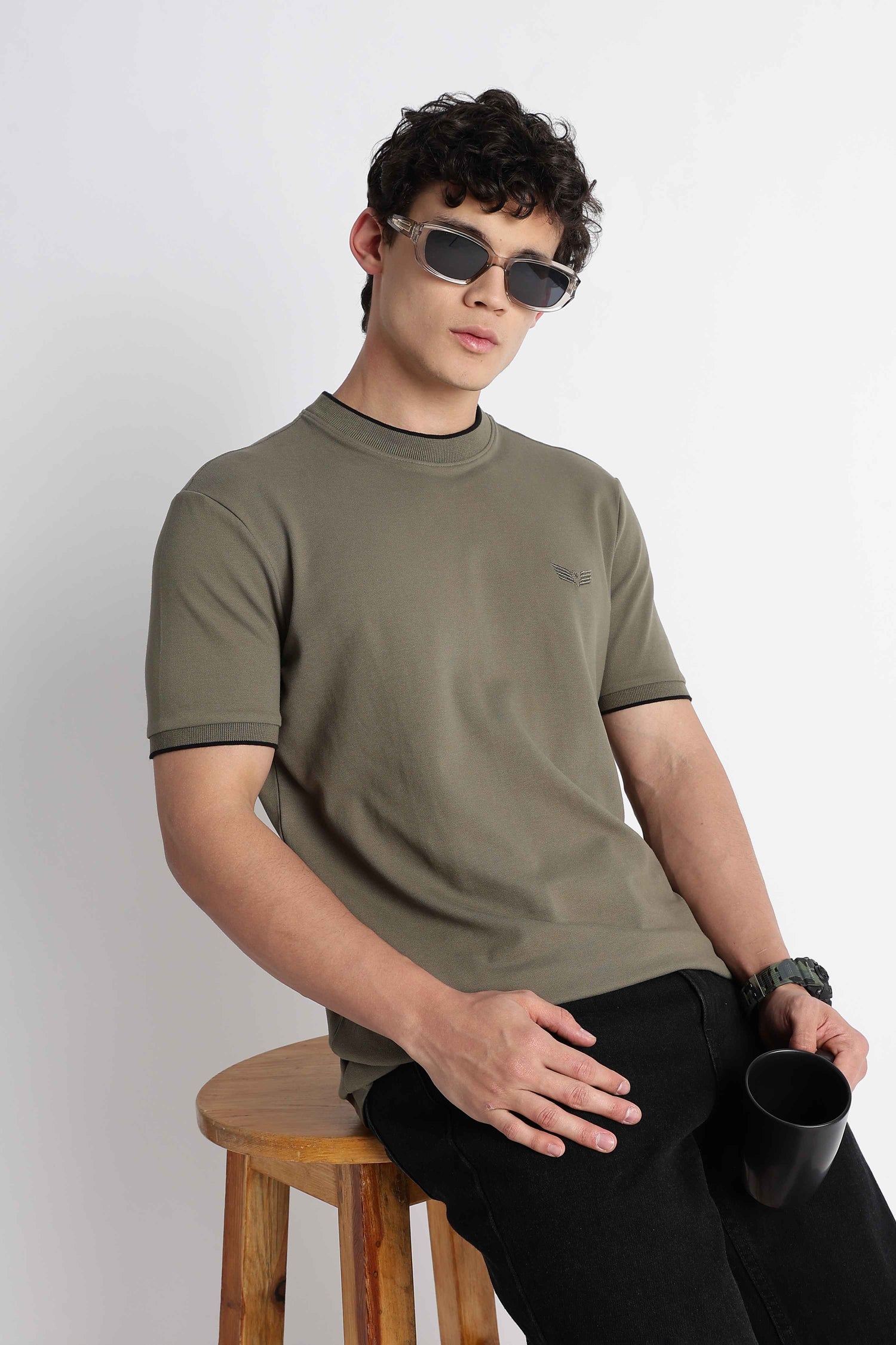 monarch-travel-tipped-tee-heritage-olive