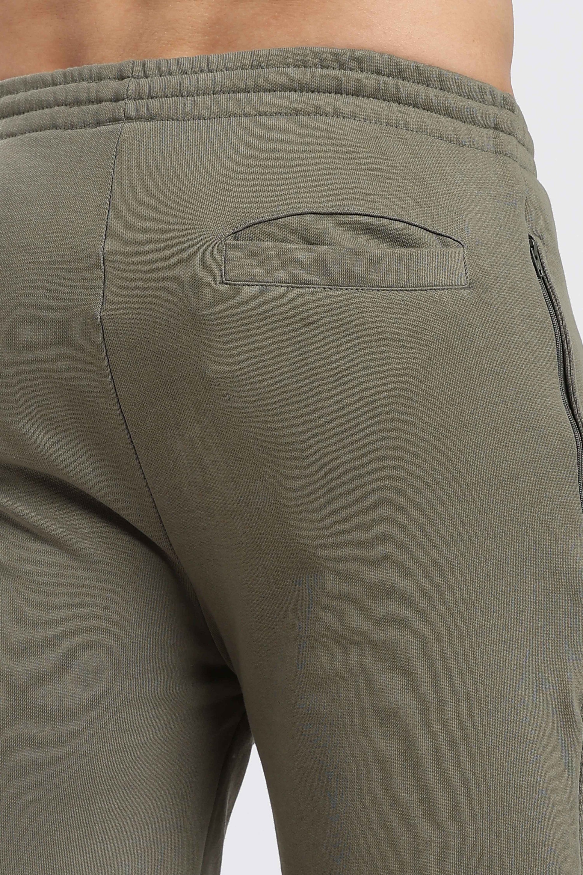 weekend-transit-shorts-heritage-olive