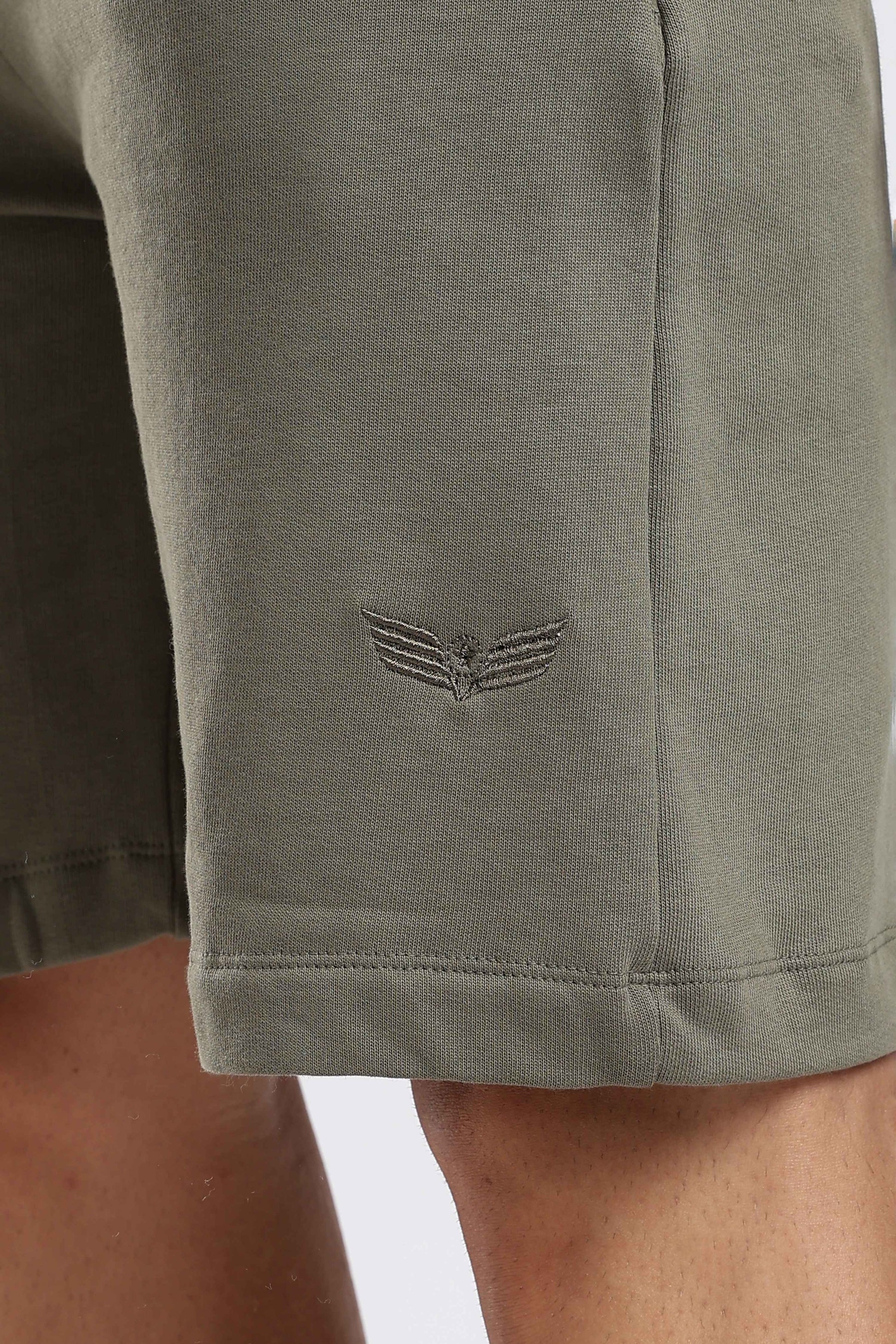 weekend-transit-shorts-heritage-olive
