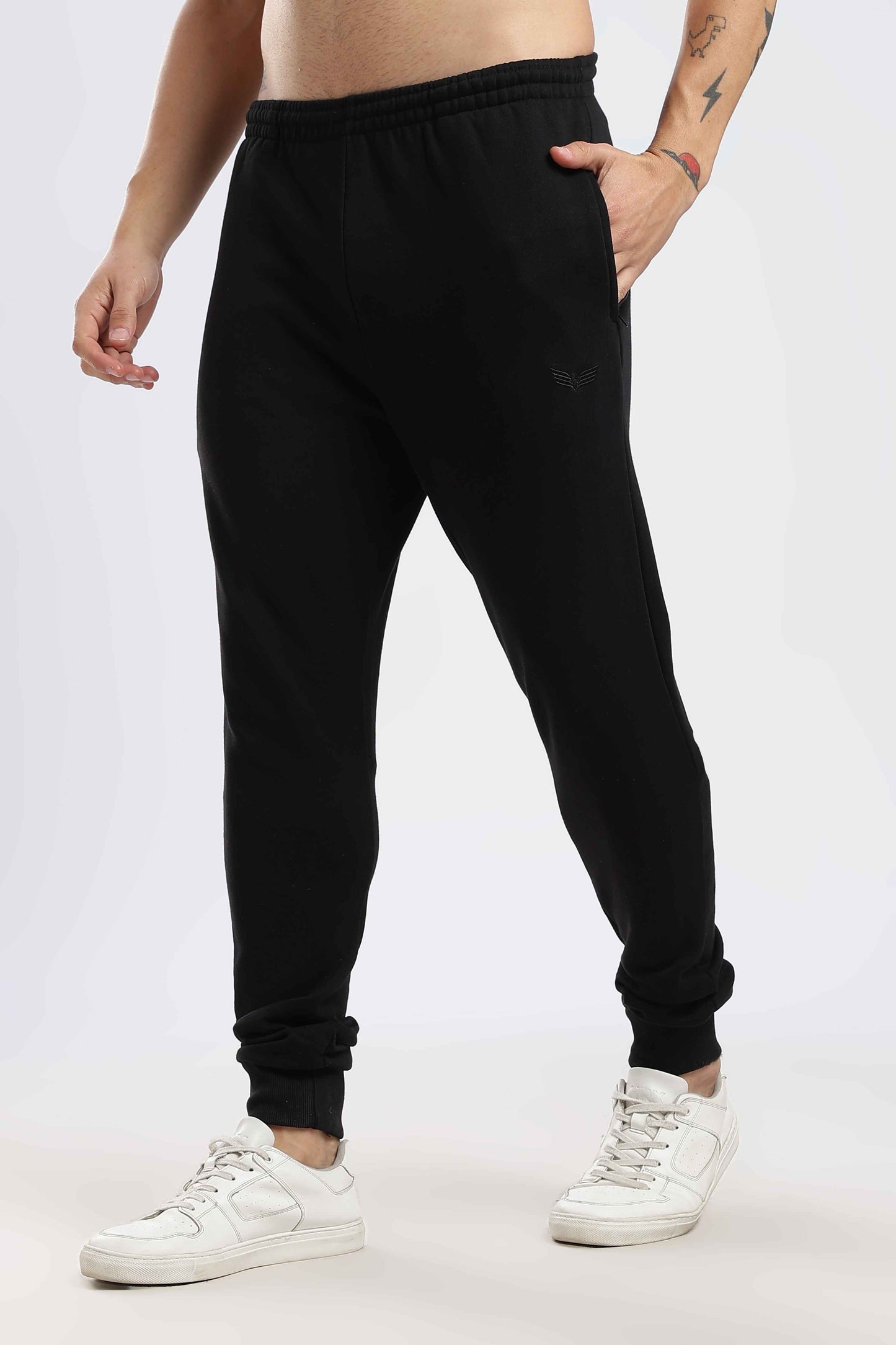 structured-travel-jogger-onyx-black