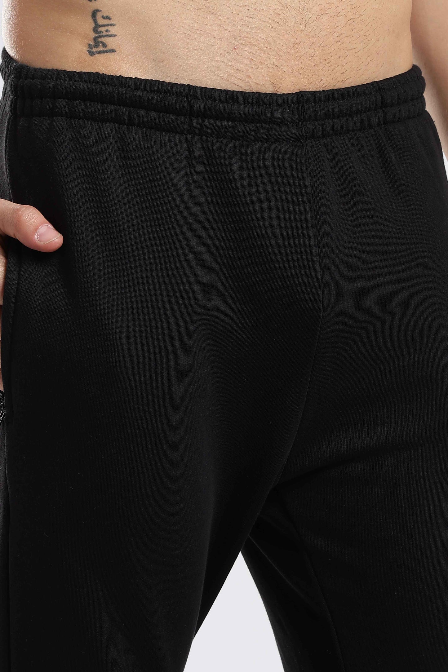 structured-travel-jogger-onyx-black