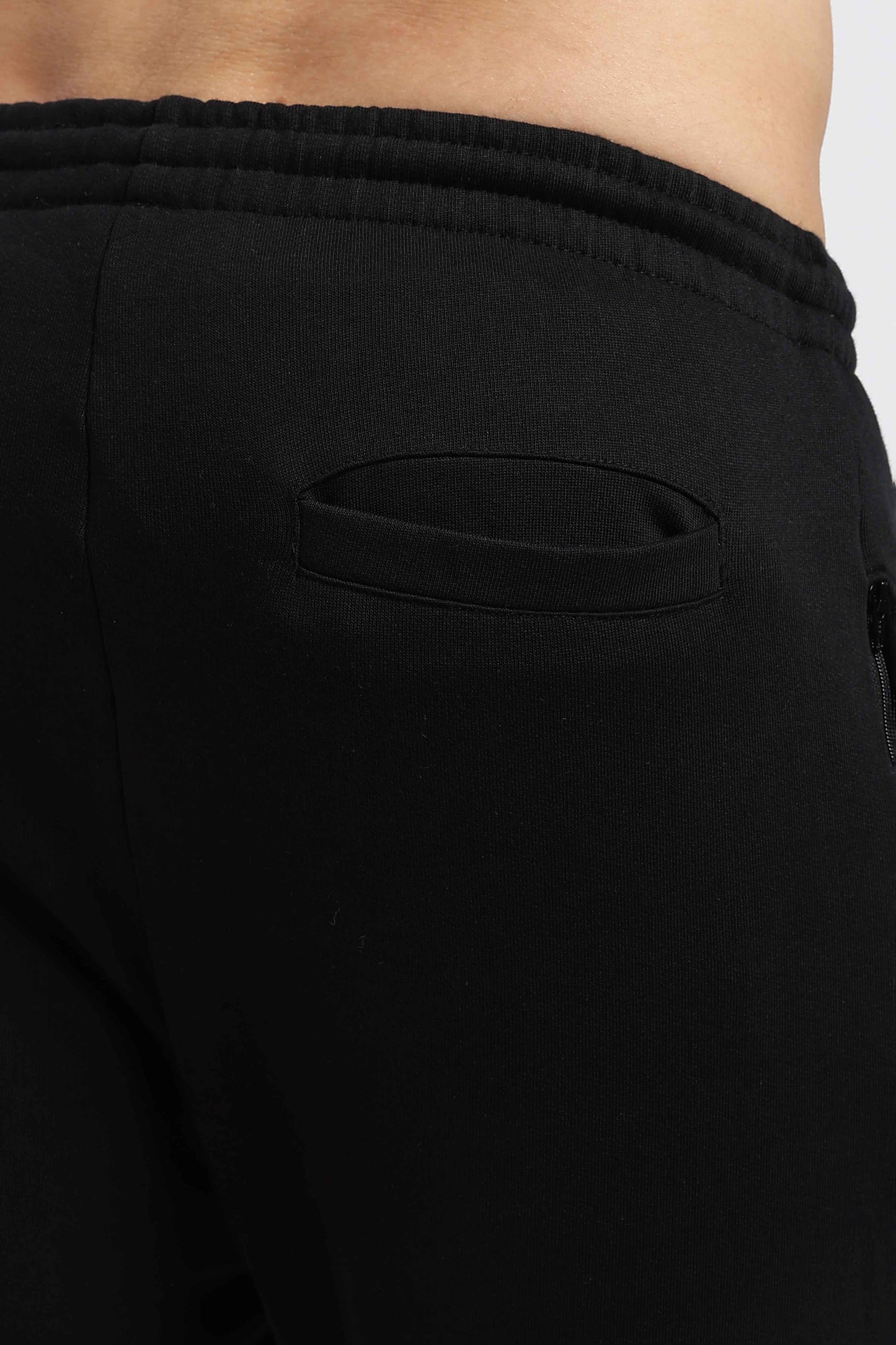 structured-travel-jogger-onyx-black