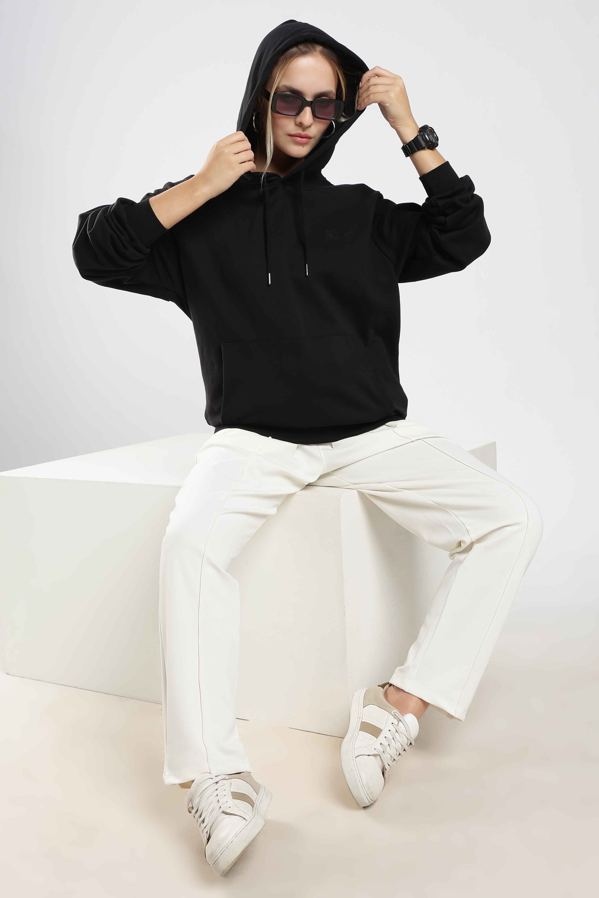 signature-gate-hoody-onyx-black